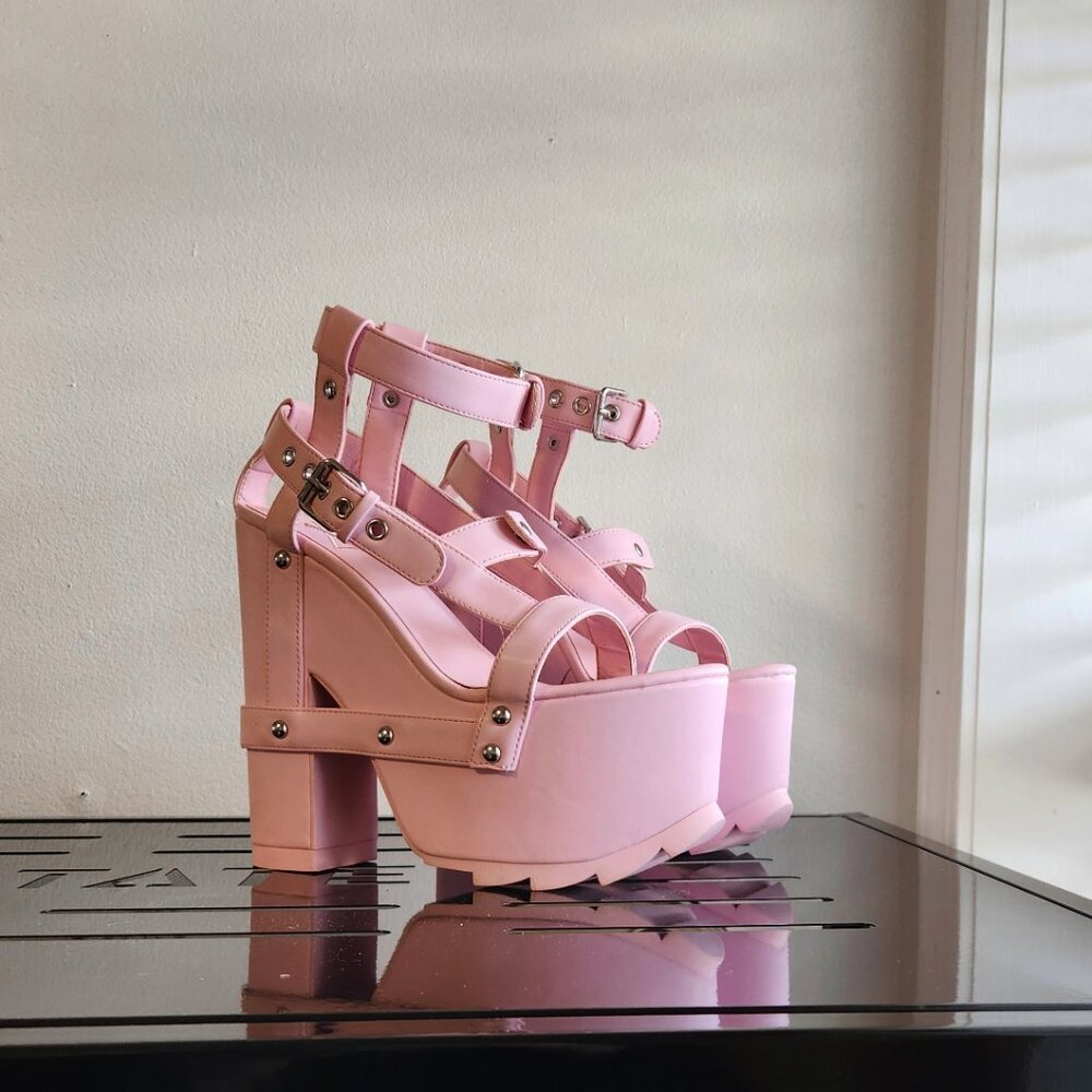 Pink platform sandals size 7